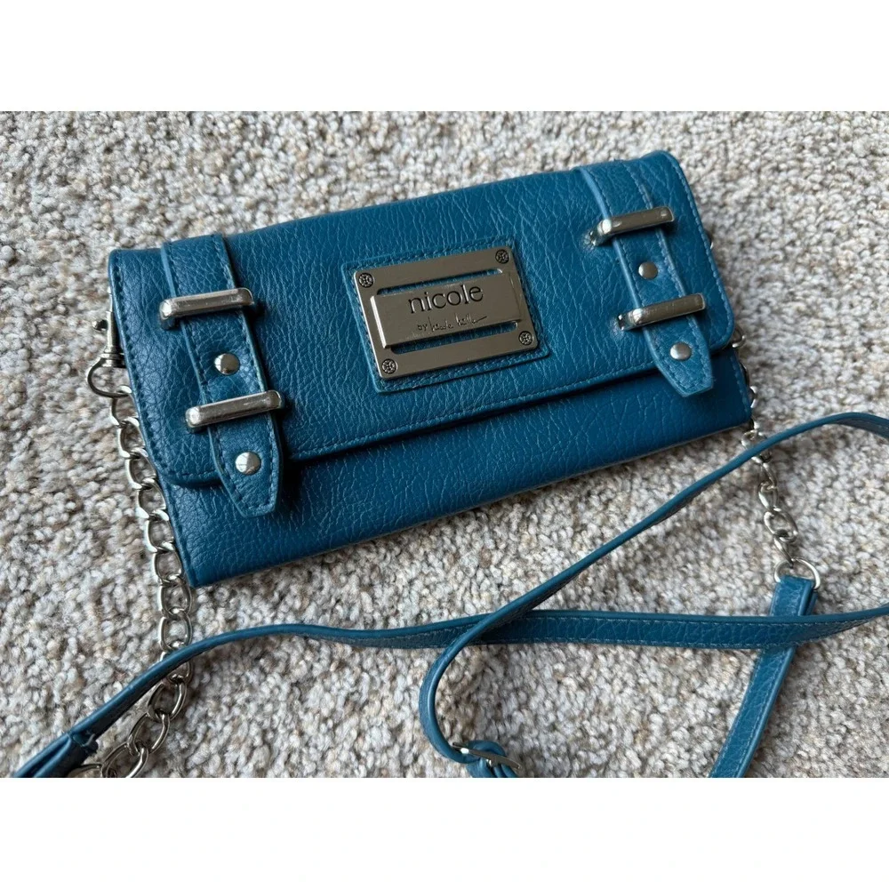 Nicole Miller Crossbody Wallet detachable Chain‎ Strap Teal Blue